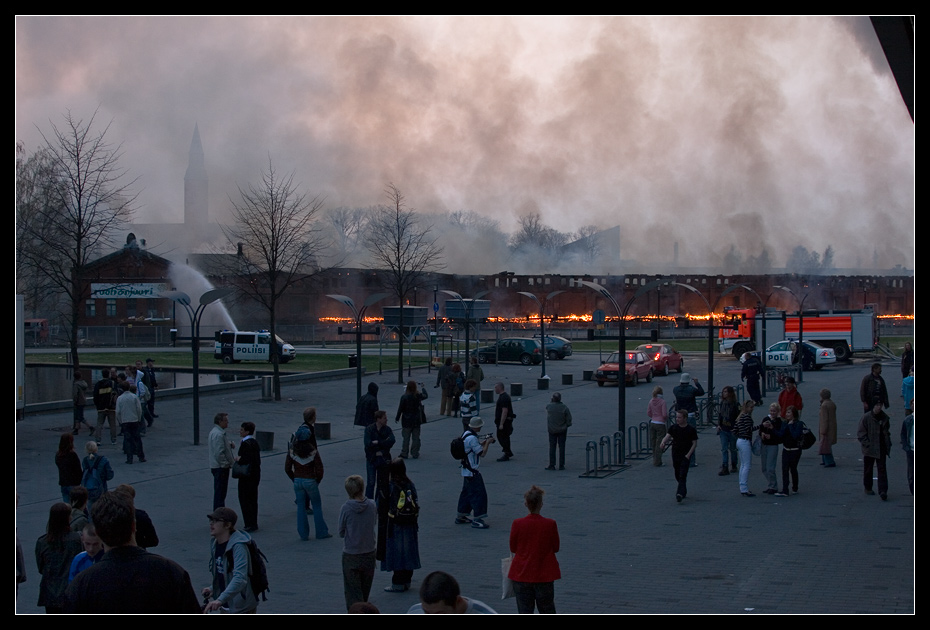 Tsaarin tallit  palavat Helsingissä 5.5.2006.